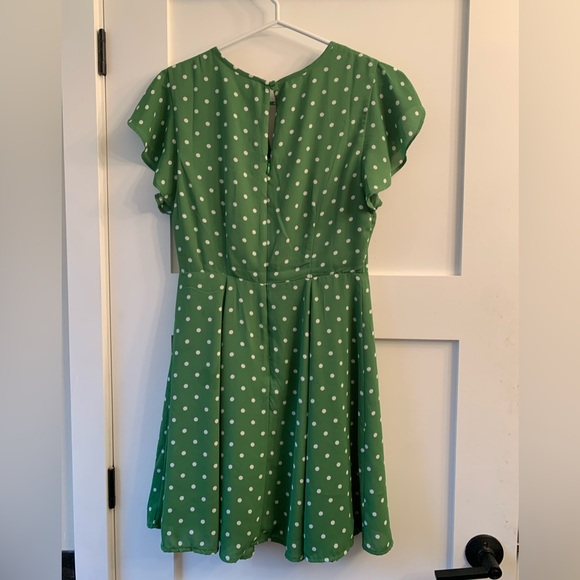 Dresses & Skirts - Banana Republic polka dot size 4 dress